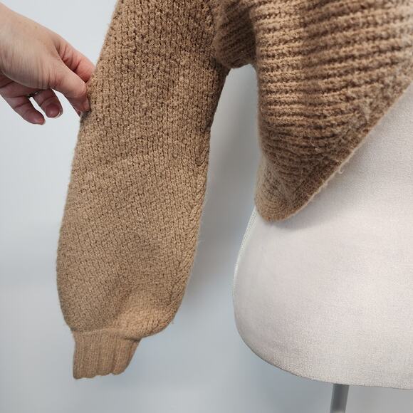 Elan Twisted Back Cowl Neck Sweater Size S Tan Crop Dolman Pullover Neutral - Picture 6 of 10